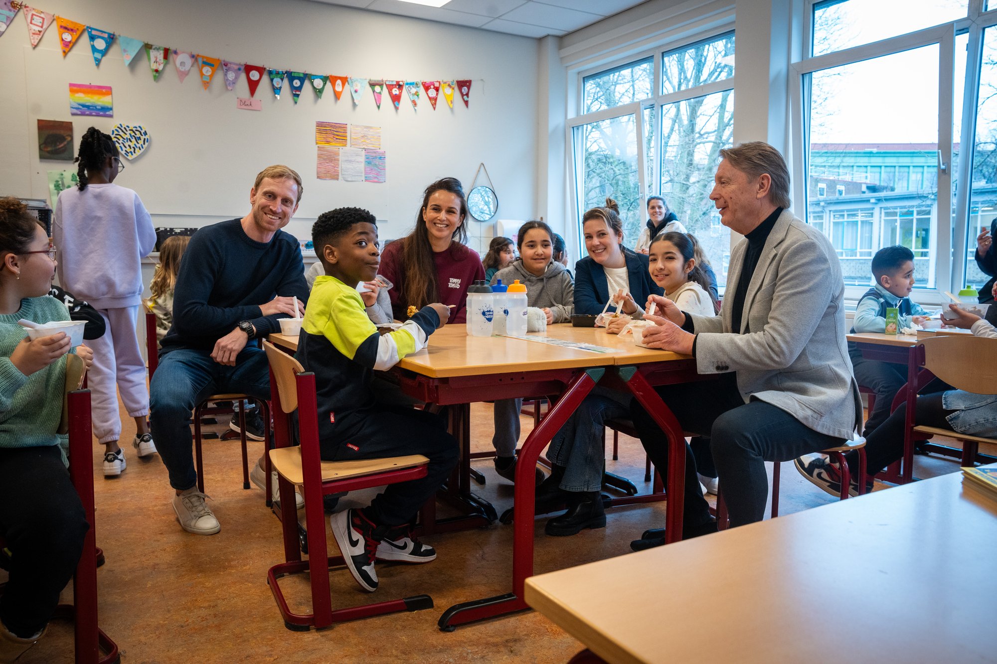 Nick en la mesa de la Fundación JEX