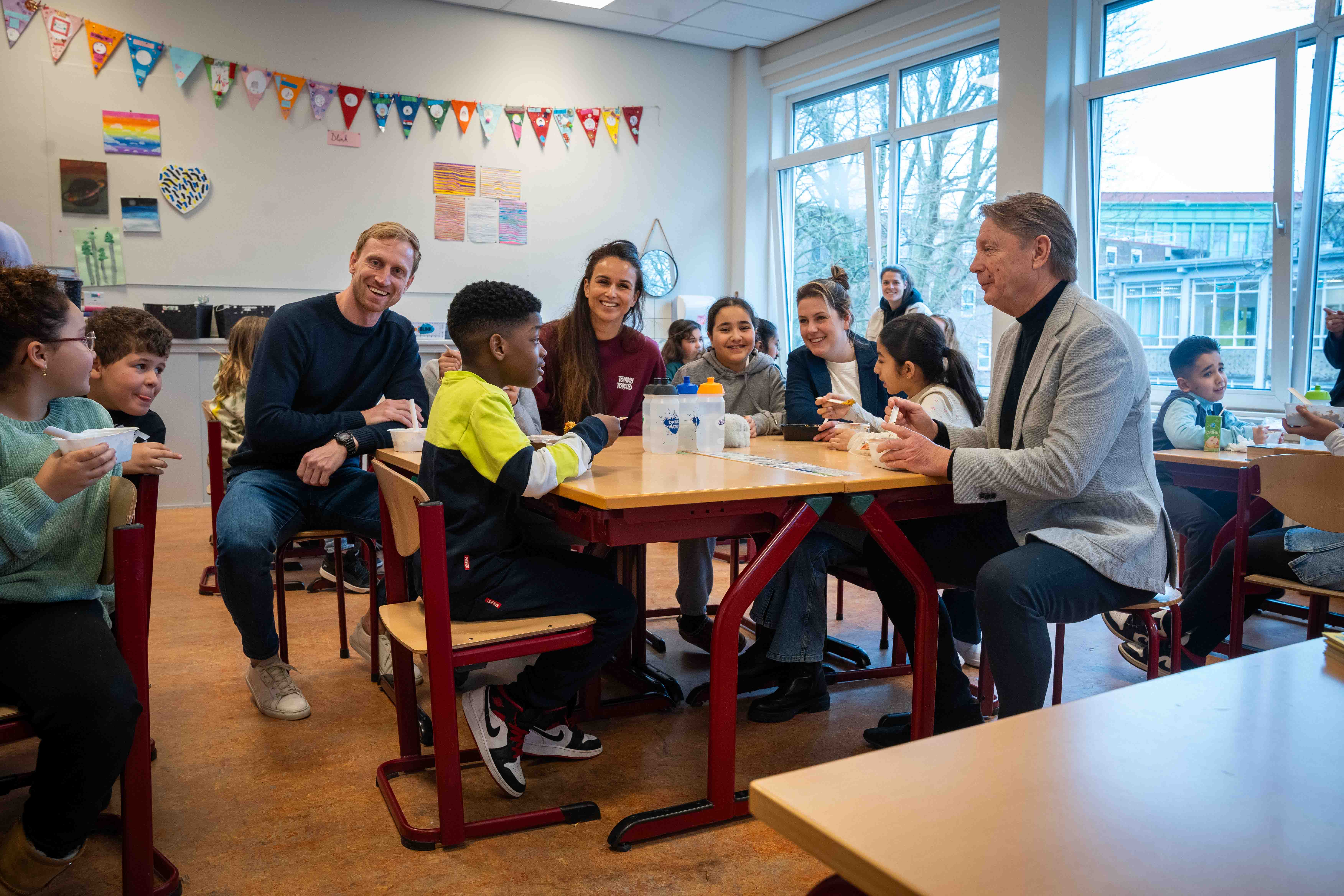 Dagelijks warme maaltijden voor 300 basisschoolkinderen