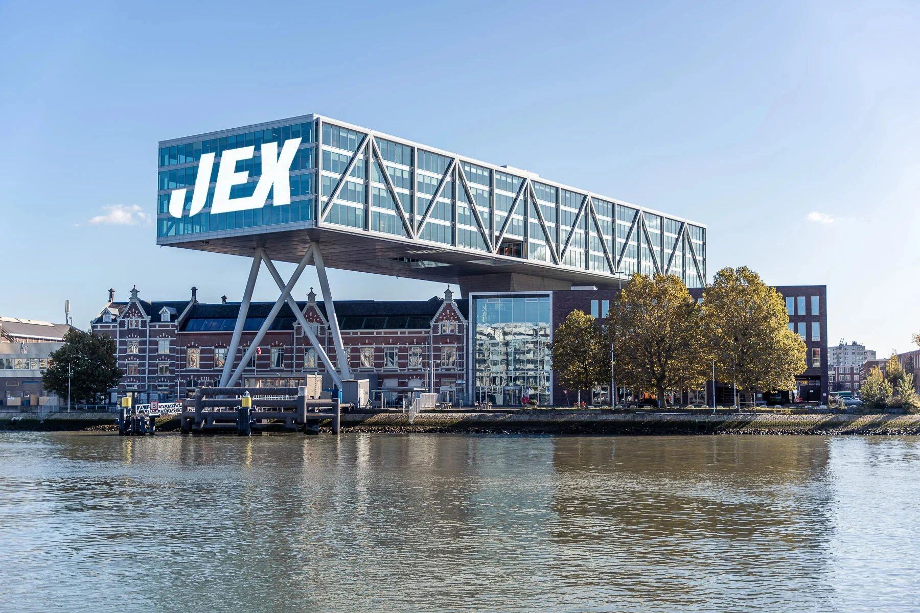 JEX betrekt De Brug in Rotterdam